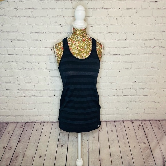 Champion Seamless Active Top - Like New - Picture 2 of 10